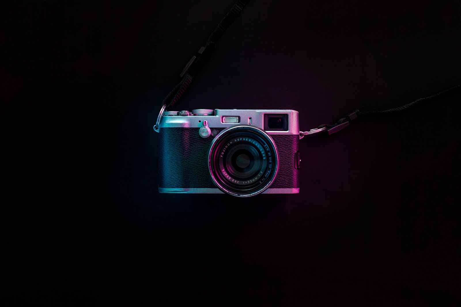 Compact SLR Camera, image 1