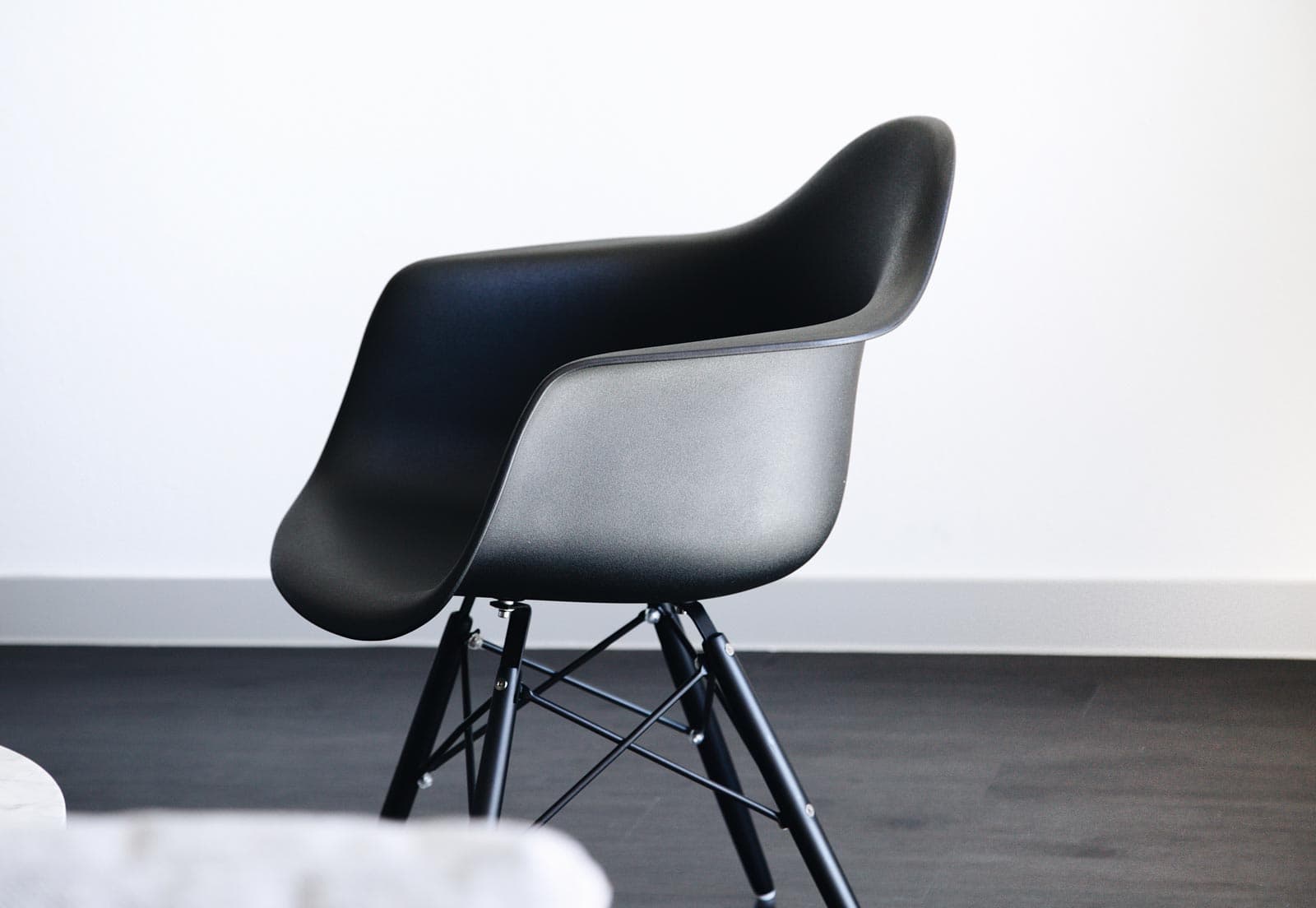 Black Eaves Chair, image 1